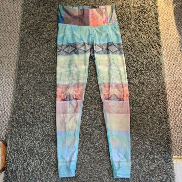 BEAUTIFUL TEEKI TAROT MAGICK HOT PANT YOGA LEGGINGS SIZE SMALL - Picture 10 of 13